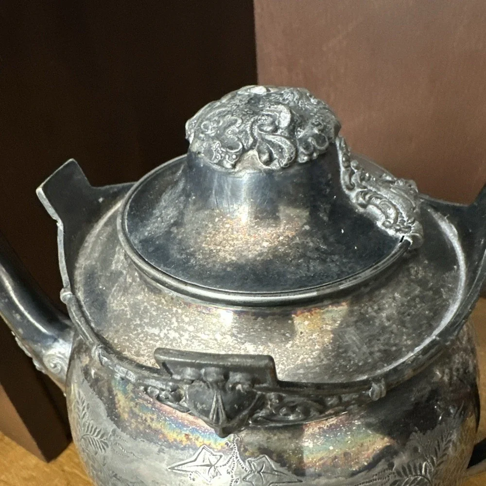 Antique Meridian B. Co. 1879 Tea/Coffee Silverplate Samovar